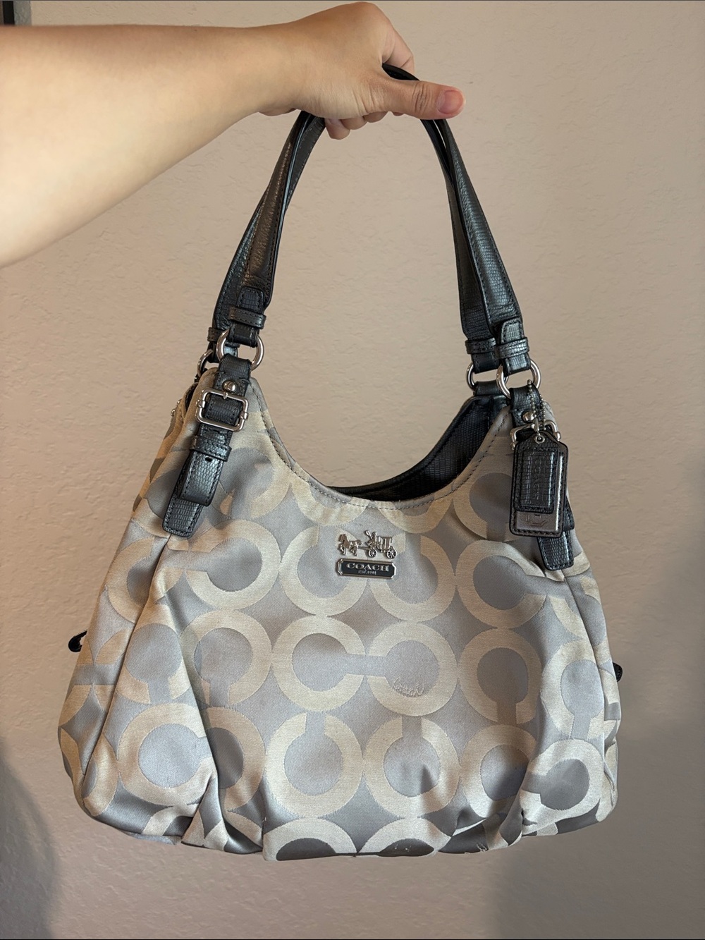 Coach Madison Maggie Shoulder Bag features a beige and silver signature - Picture 16 of 16